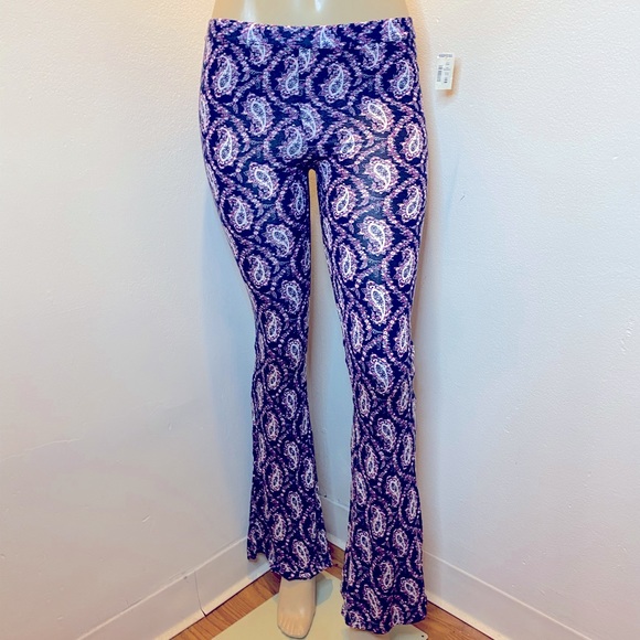 Aeropostale Navy/Purple Paisley Leggings worth Flare Leg